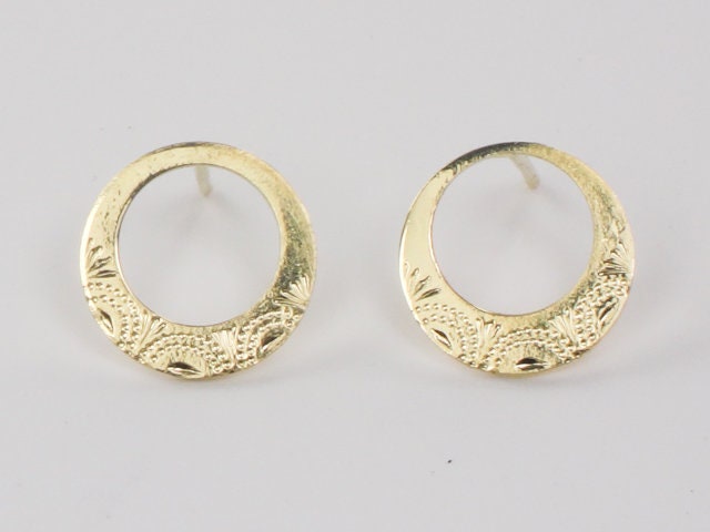 Vintage 18k Yellow Gold Engraved Stud Earrings ,Solid Gold Circle Earrings, Disc Studs with Post Backs