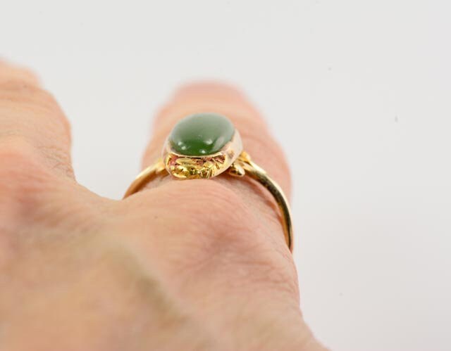 Vintage 10k & 24k Gold Oval Green Glass and Genuine Gold Nugget Ring, Jade Look Everyday Ring, Size 8.25