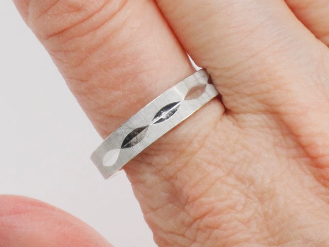 Vintage 18k White Gold Wedding Band Size 10.5 Circa 1970's