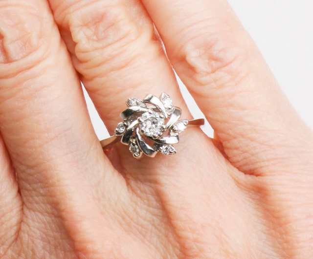 Vintage 14k White Gold Old Mine Cut Diamond Swirl Ring