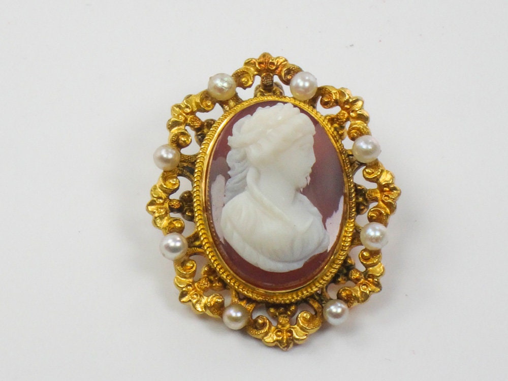 Antique 14k Gold Hardstone Cameo with Cultured Pearls Pendant / Pin