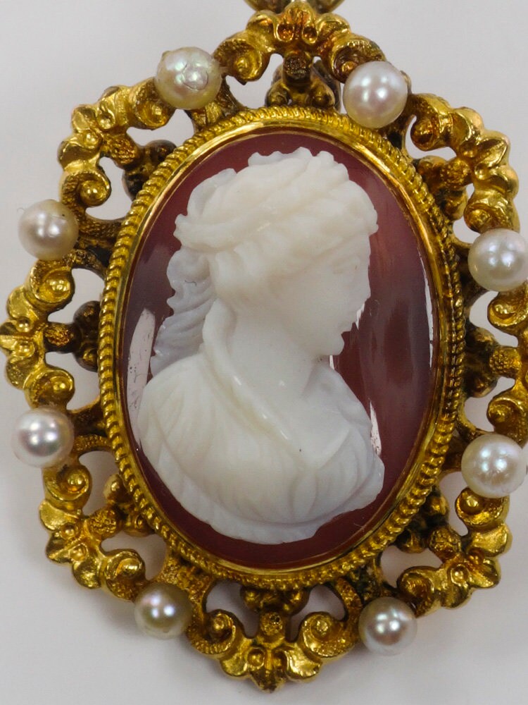 Antique 14k Gold Hardstone Cameo with Cultured Pearls Pendant / Pin