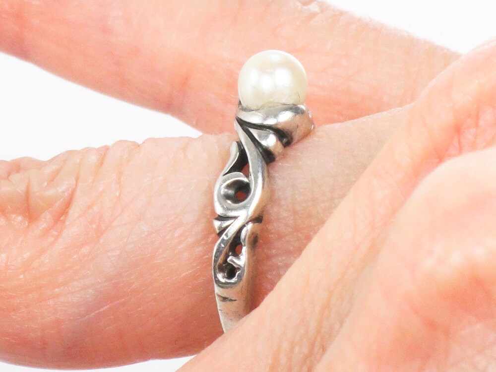 Vintage Kabana Sterling Silver White Pearl Ring June Birthstone Ring Size 5.5