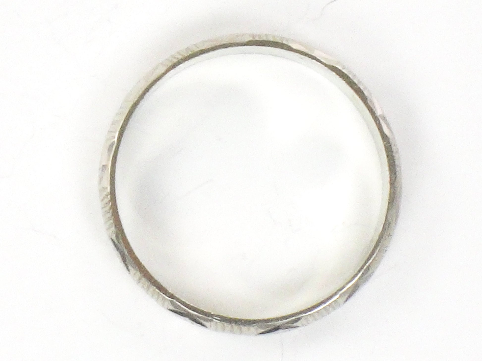 Vintage 18k White Gold Engraved Wedding Band - London Hallmarks, Size 8, 1970s