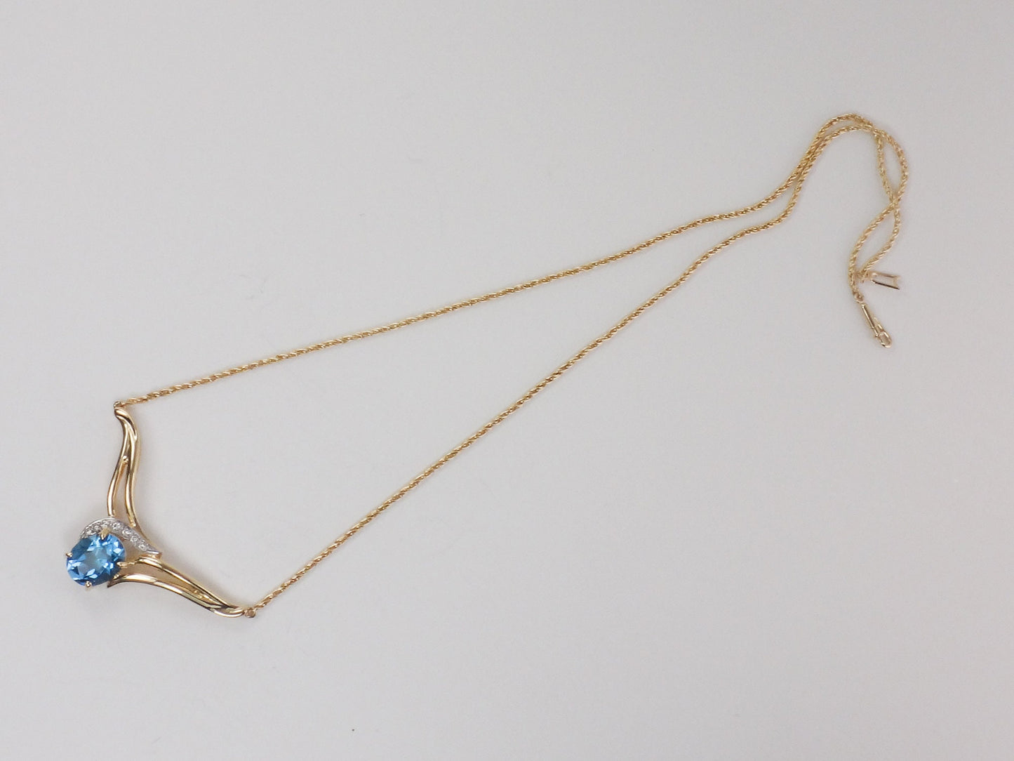 Vintage 14k Yellow Gold Blue Topaz and Diamond Necklace 1980's Oval Blue December Birthstone Necklace 17.5"