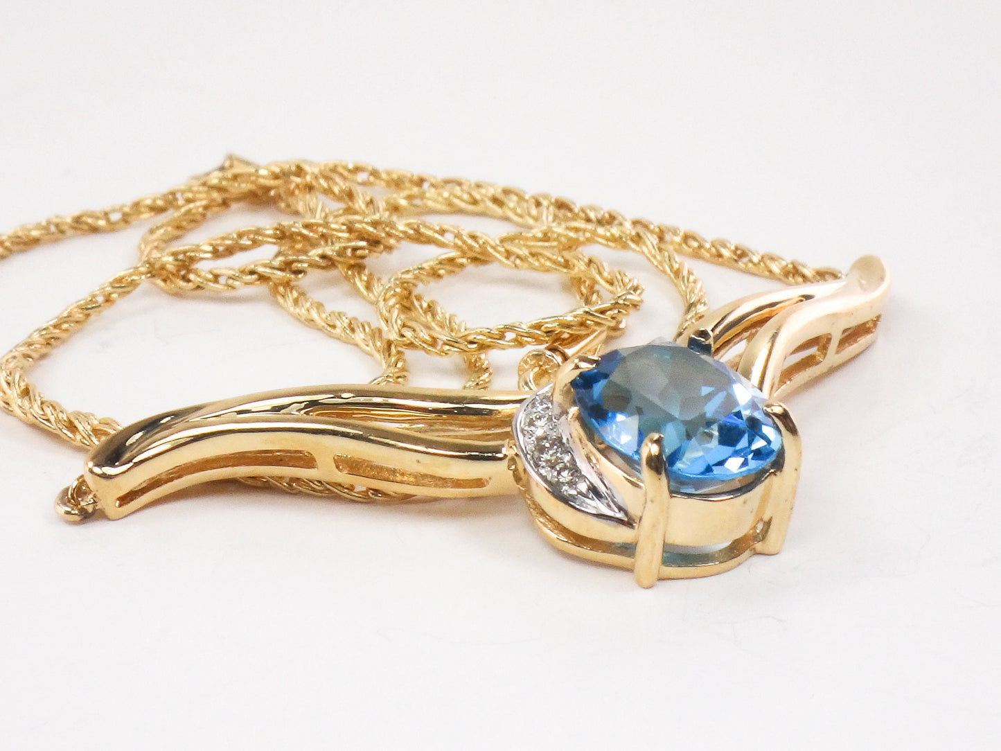 Vintage 14k Yellow Gold Blue Topaz and Diamond Necklace 1980's Oval Blue December Birthstone Necklace 17.5"