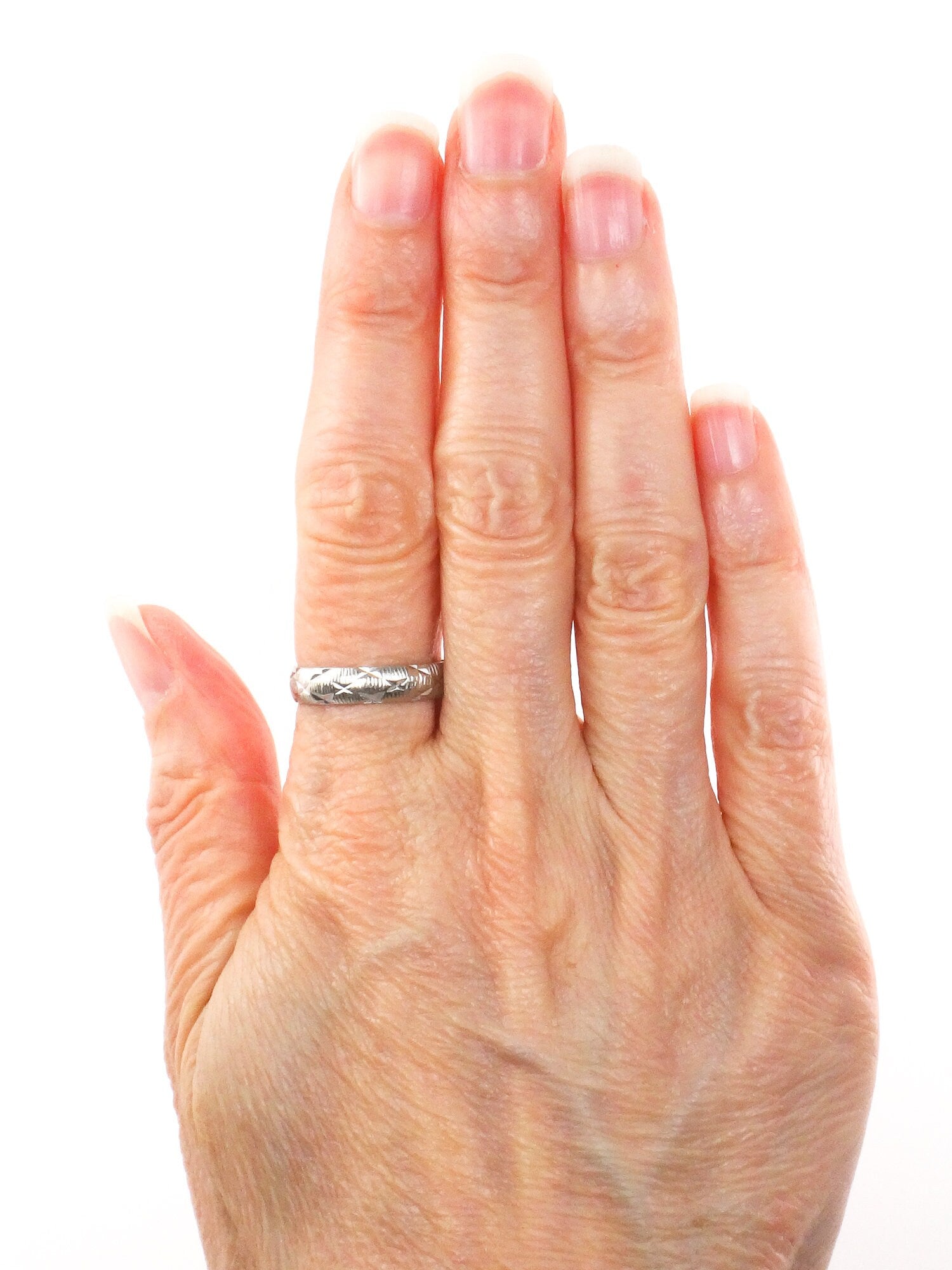 Vintage 18k White Gold Engraved Wedding Band - London Hallmarks, Size 8, 1970s