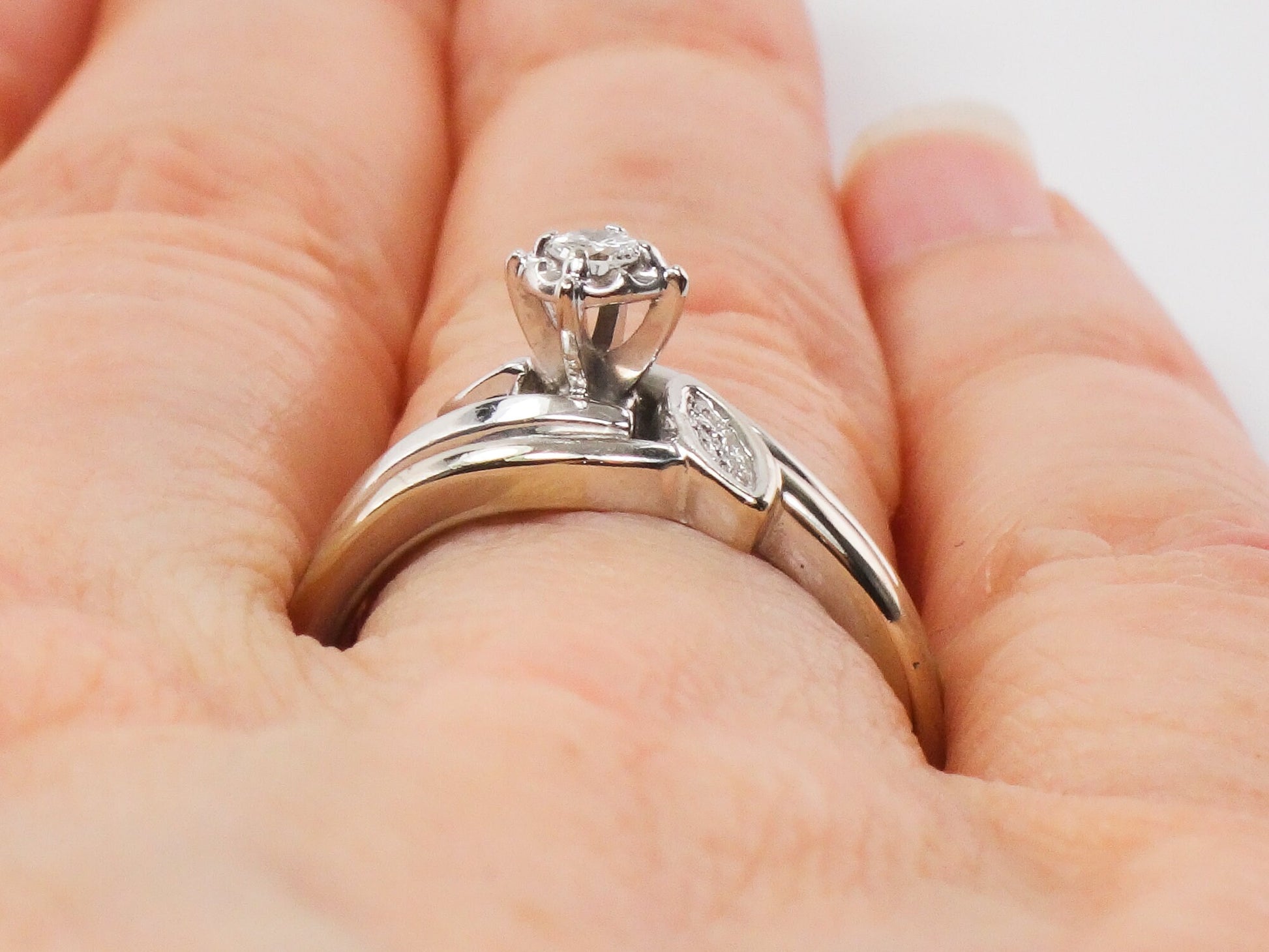 Vintage 18k White Gold Natural Diamond Solitaire Wedding Ring Round Diamond Engagement Ring Size 6