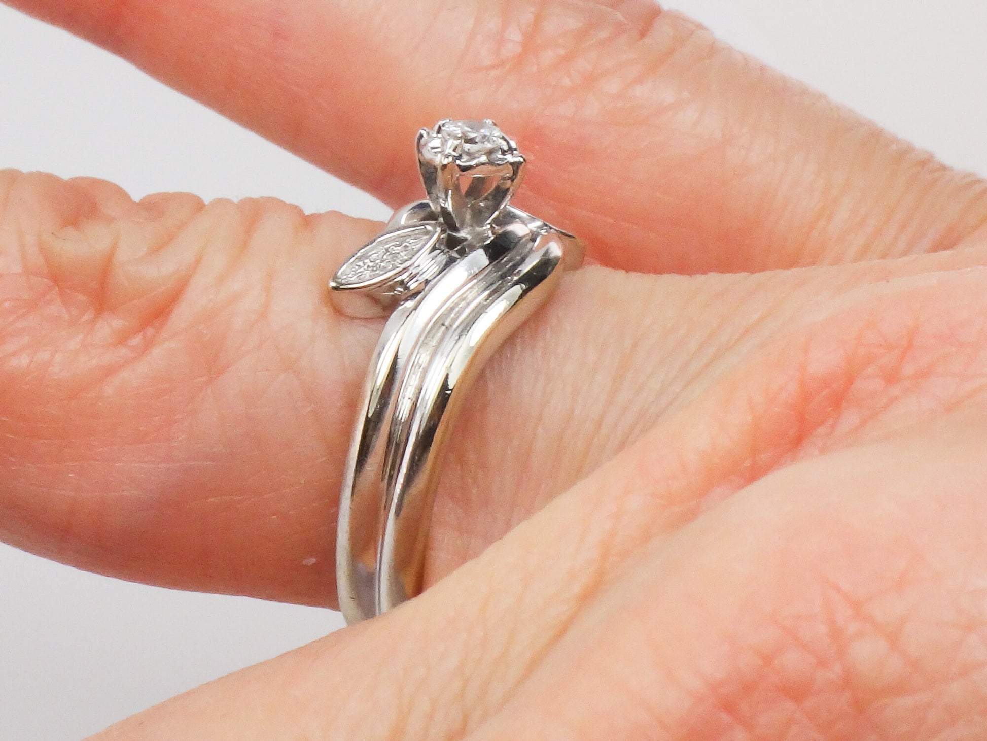 Vintage 18k White Gold Natural Diamond Solitaire Wedding Ring Round Diamond Engagement Ring Size 6