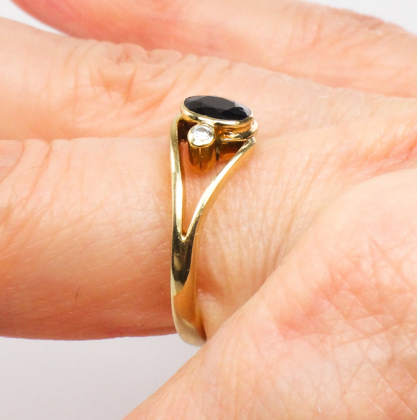 Vintage 14k Yellow Gold Natural Blue Sapphire and Diamond Ring September Birthstone Ring - Size 7.5