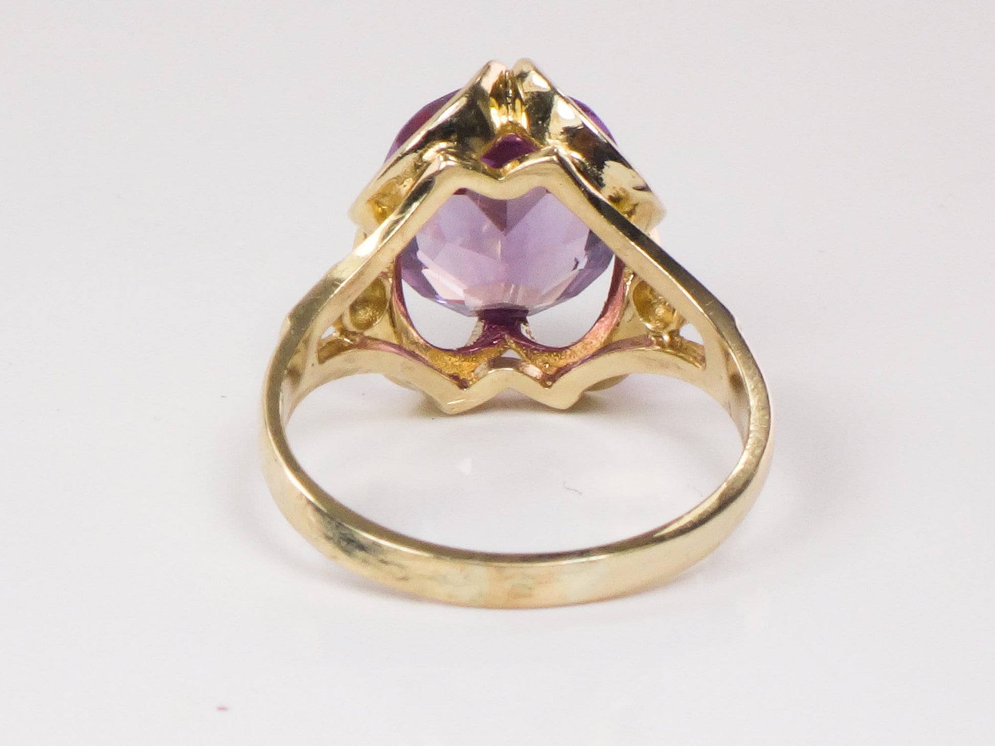 Vintage 14k Yellow Gold Oval Cut Purple Sapphire Ring