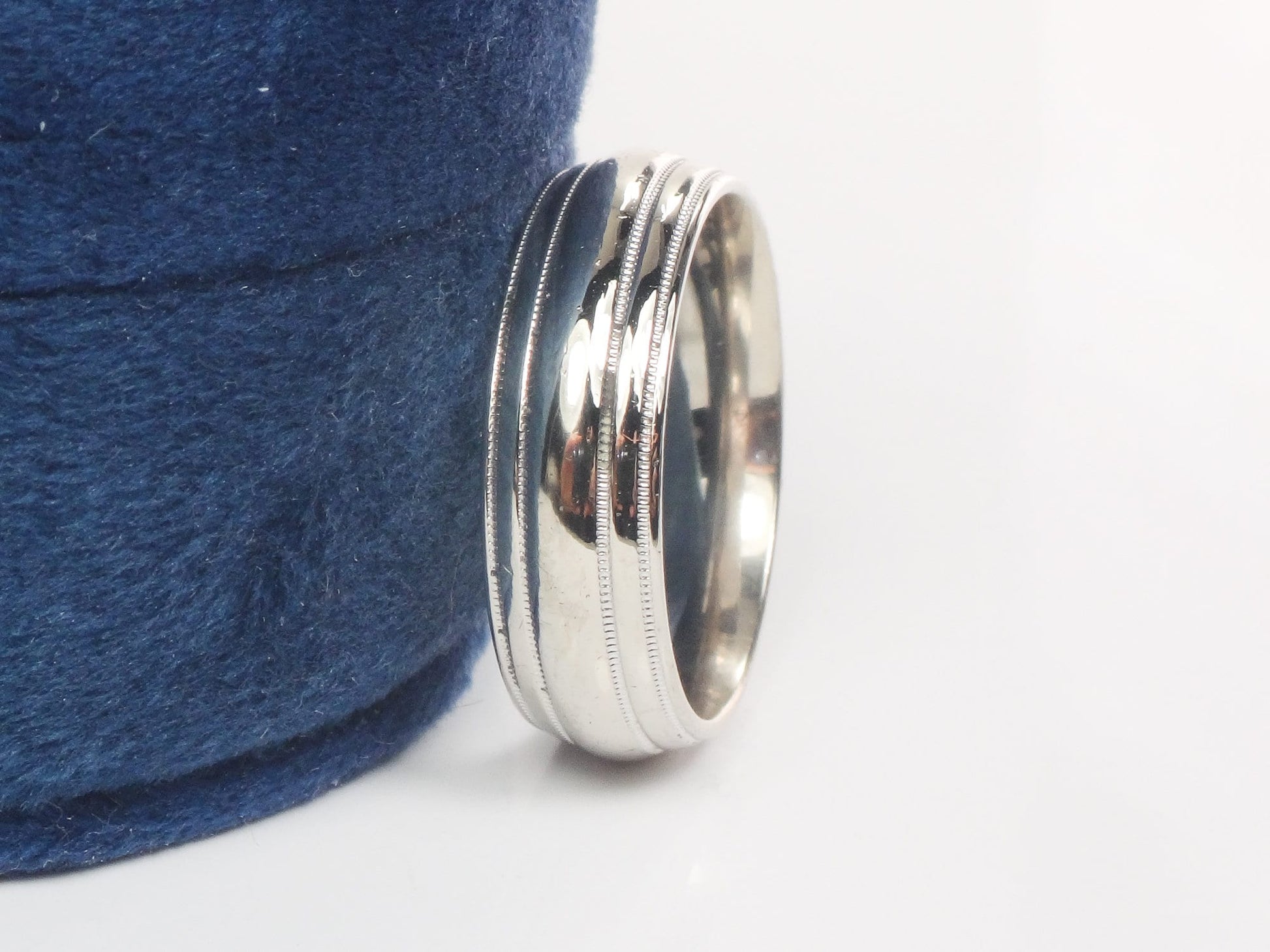 Vintage Art Carved 14k White Gold Men's Wedding Band - Size 9