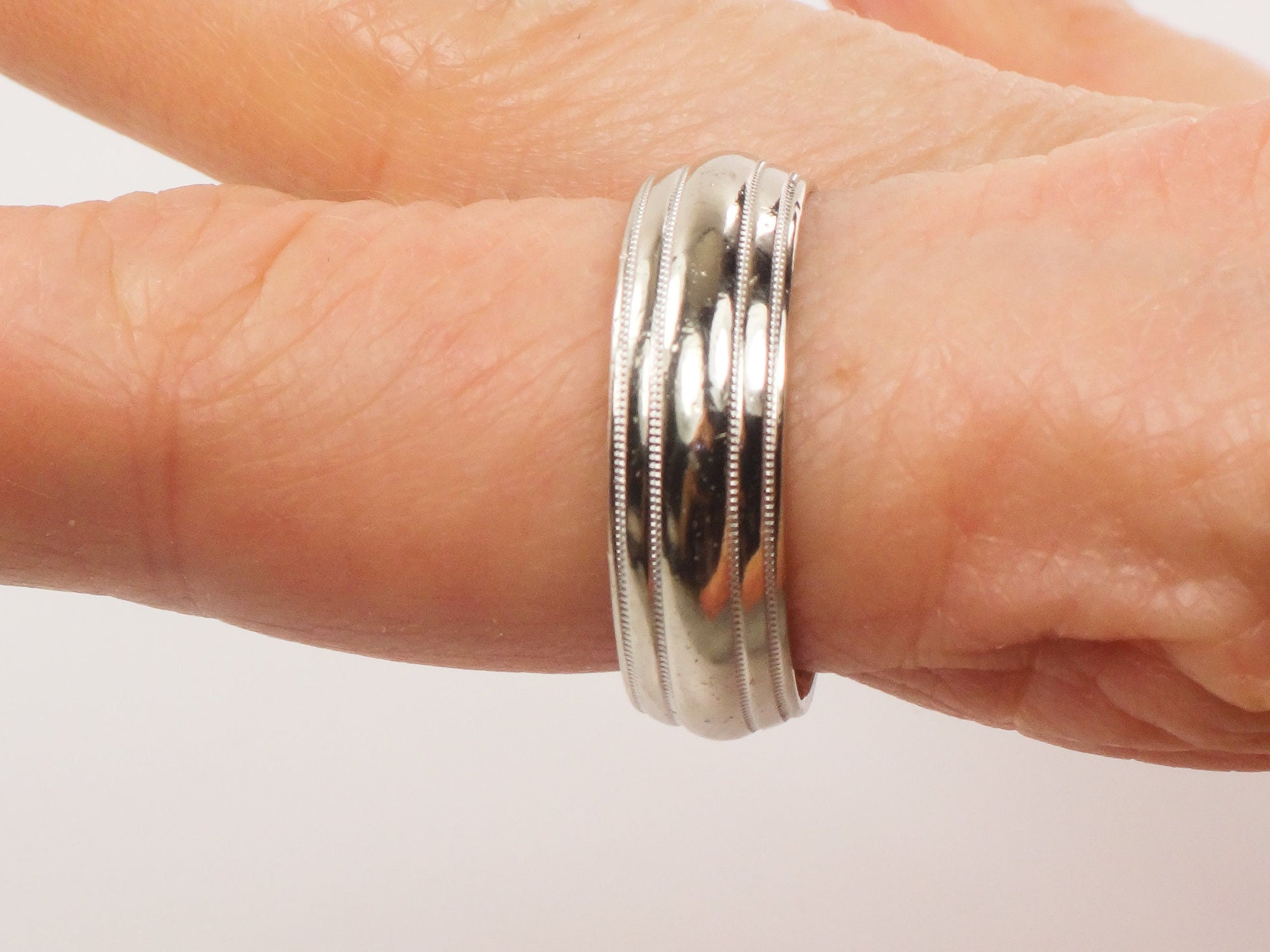 Vintage Art Carved 14k White Gold Men's Wedding Band - Size 9