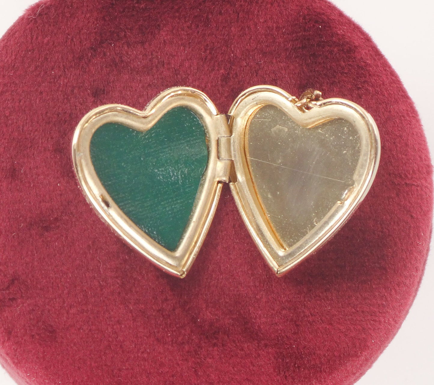 Vintage 14k Yellow Gold Heart Locket Pendant Floral Etched Picture Locket