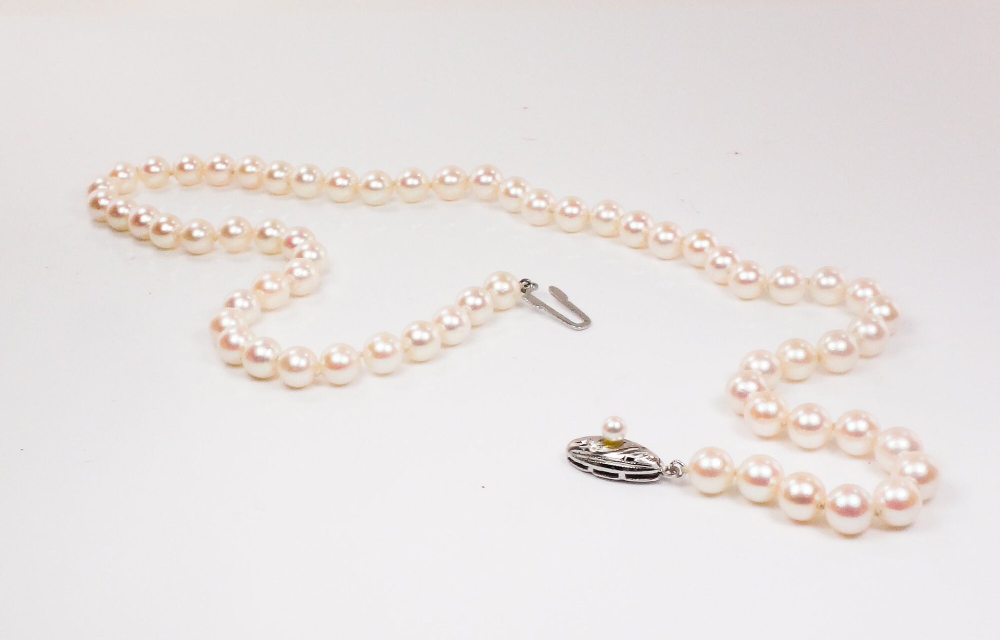 Vintage Saltwater Pearl Necklace: 6.0 mm Fine Pearl Strand with Silver Clasp