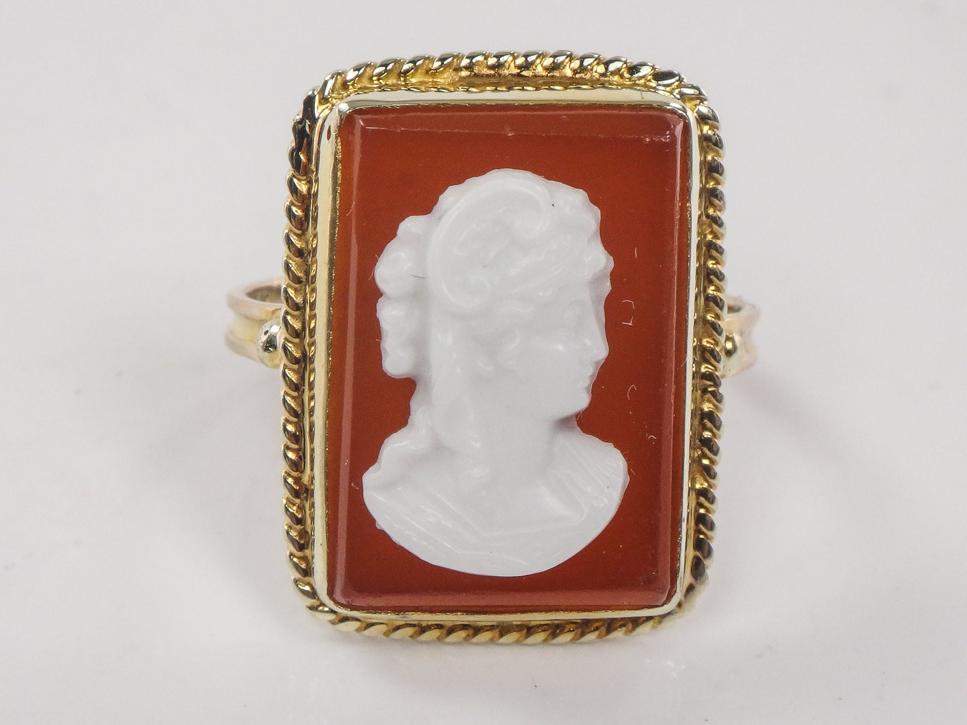 Vintage 14k Yellow Gold Hardstone Cameo Ring, Carved Stone Fine Jewelry, Size 8.25