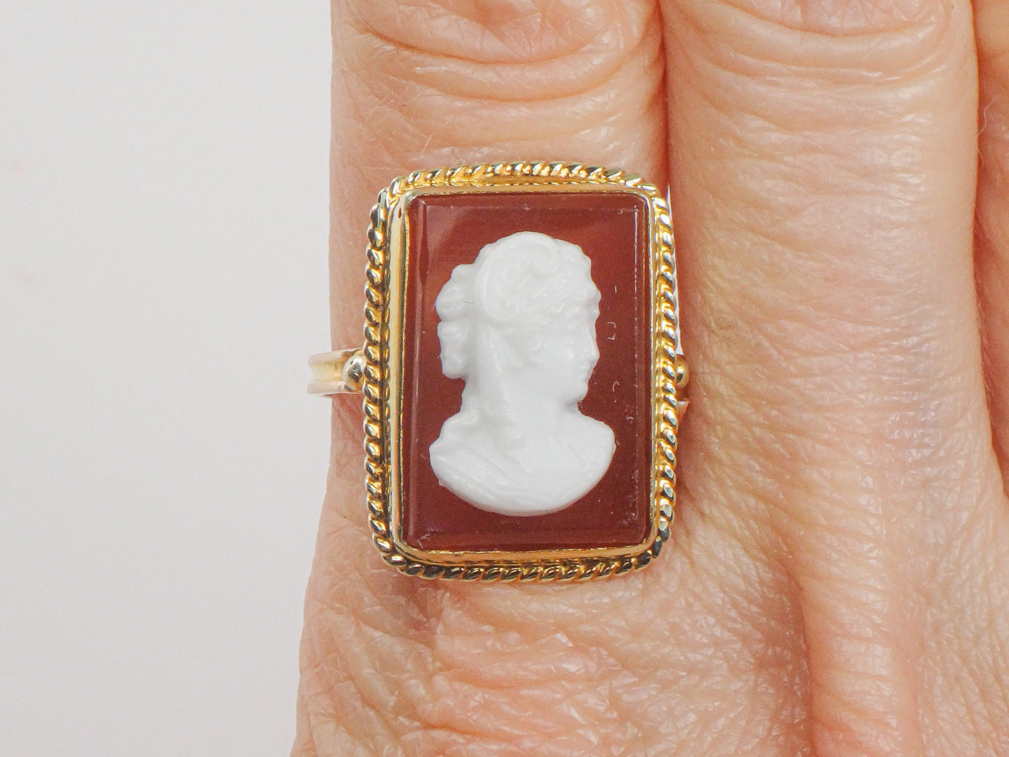 Vintage 14k Yellow Gold Hardstone Cameo Ring, Carved Stone Fine Jewelry, Size 8.25