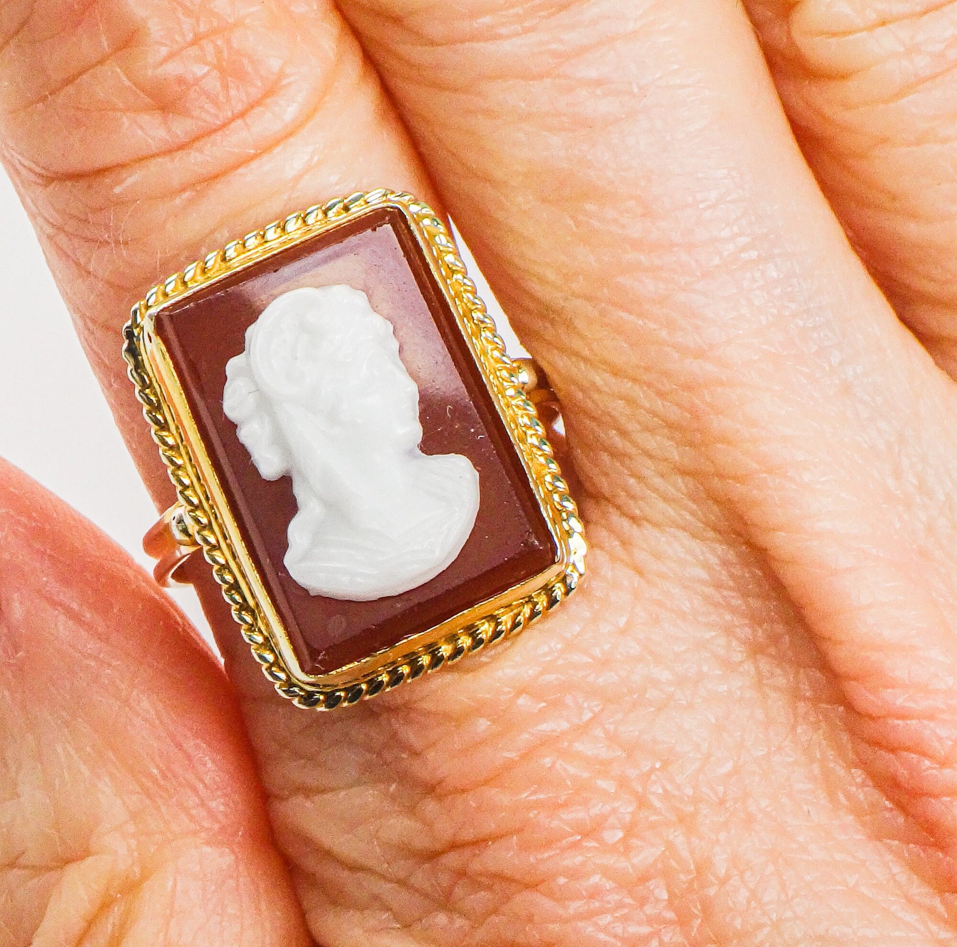Vintage 14k Yellow Gold Hardstone Cameo Ring, Carved Stone Fine Jewelry, Size 8.25