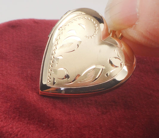 Vintage 14k Yellow Gold Heart Locket Pendant Floral Etched Picture Locket