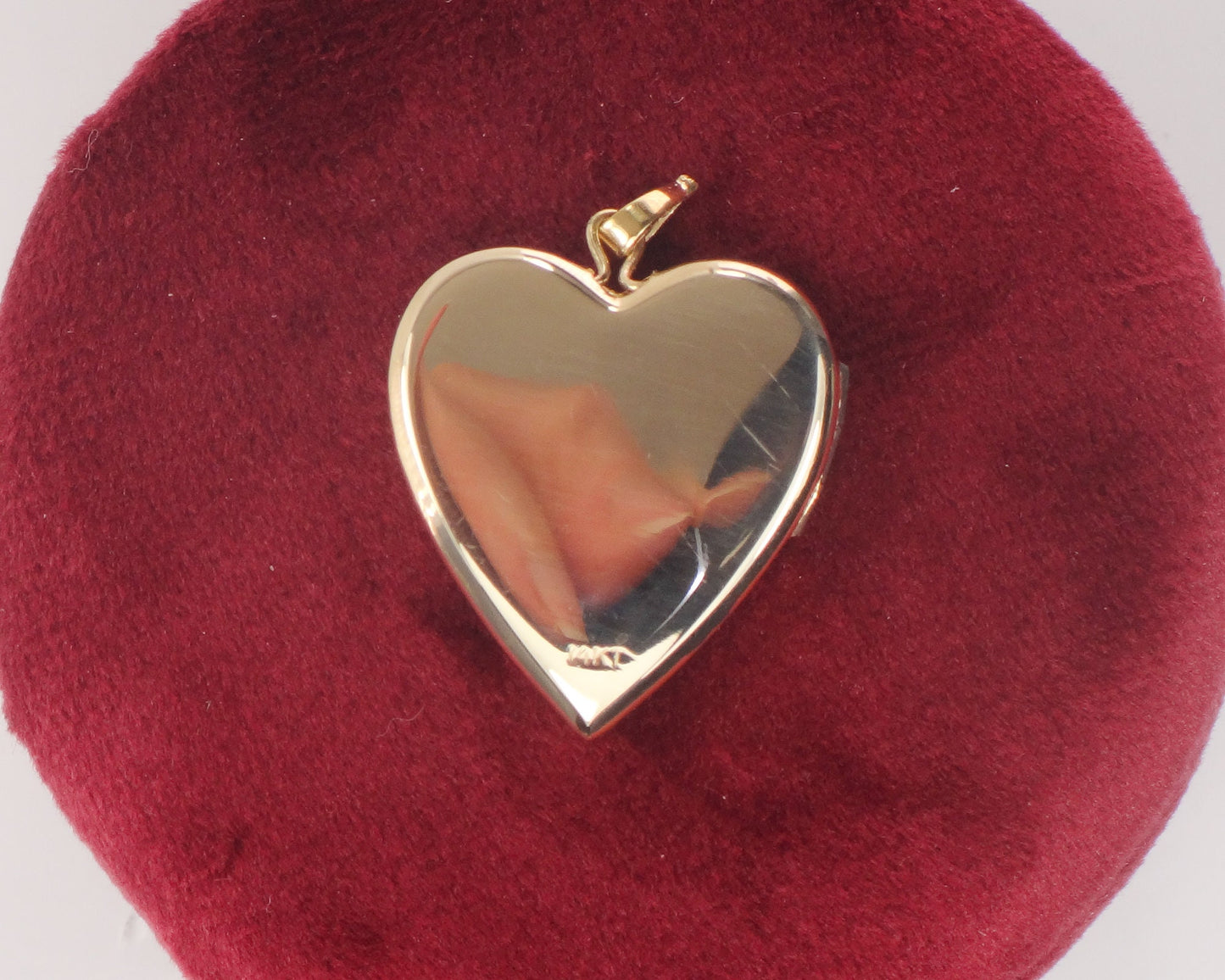 Vintage 14k Yellow Gold Heart Locket Pendant Floral Etched Picture Locket