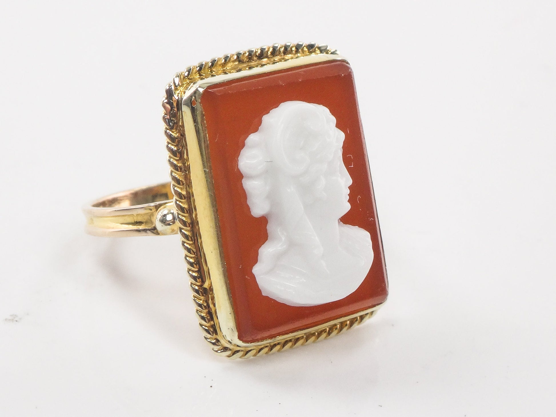 Vintage 14k Yellow Gold Hardstone Cameo Ring, Carved Stone Fine Jewelry, Size 8.25