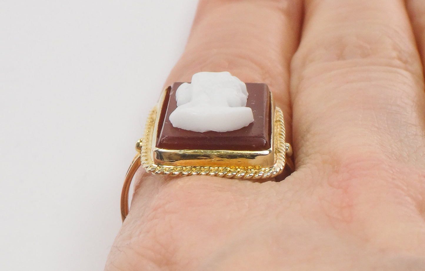 Vintage 14k Yellow Gold Hardstone Cameo Ring, Carved Stone Fine Jewelry, Size 8.25