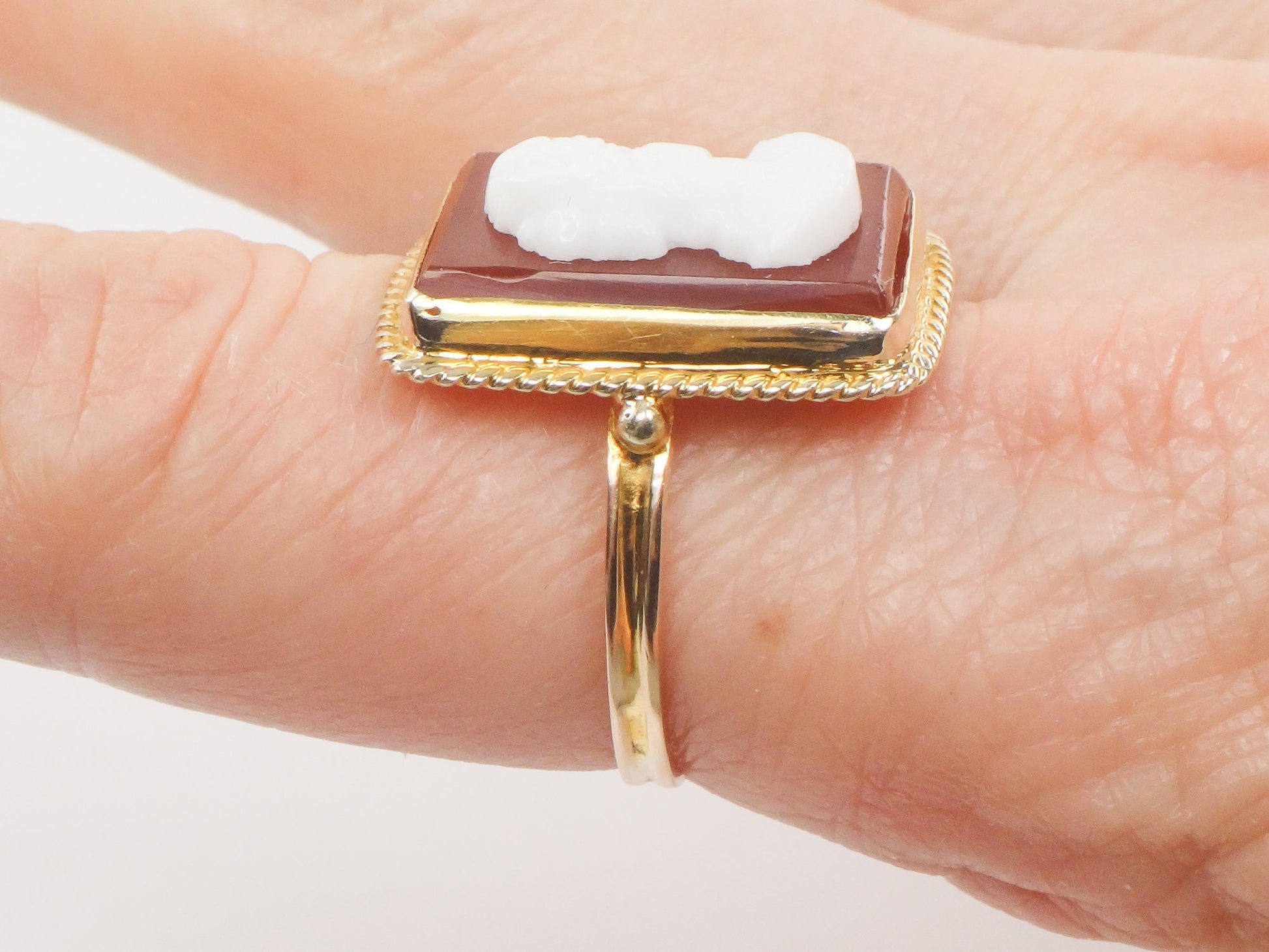 Vintage 14k Yellow Gold Hardstone Cameo Ring, Carved Stone Fine Jewelry, Size 8.25