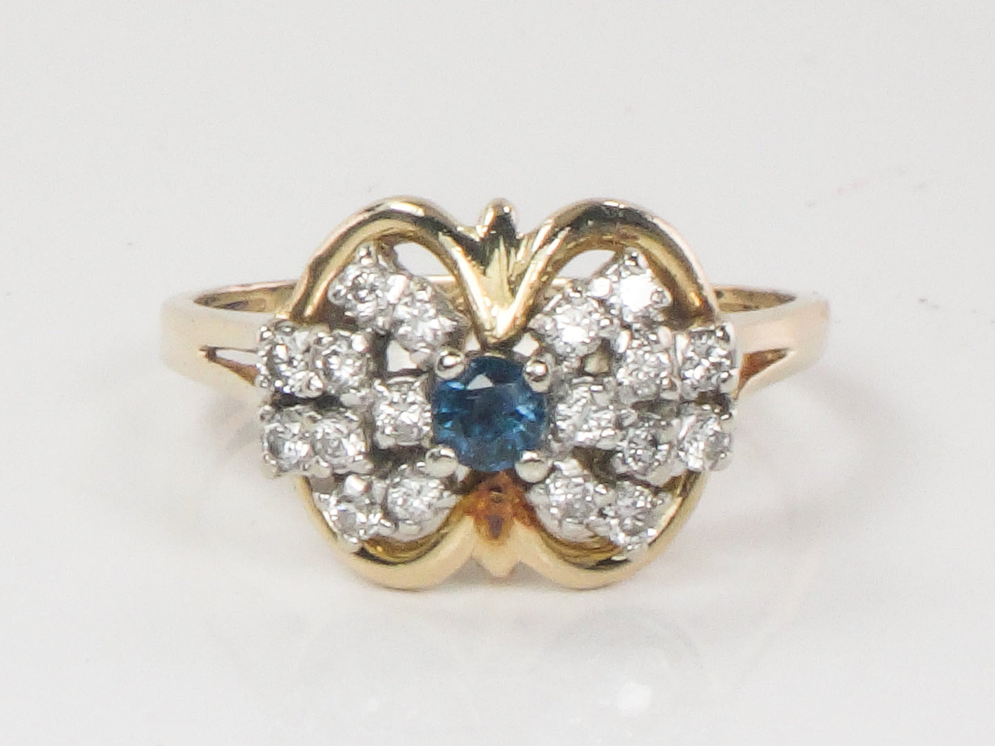 Vintage 14k Yellow Gold Natural Blue Sapphire and Diamond Cluster Ring Everyday Ring Size 6.5