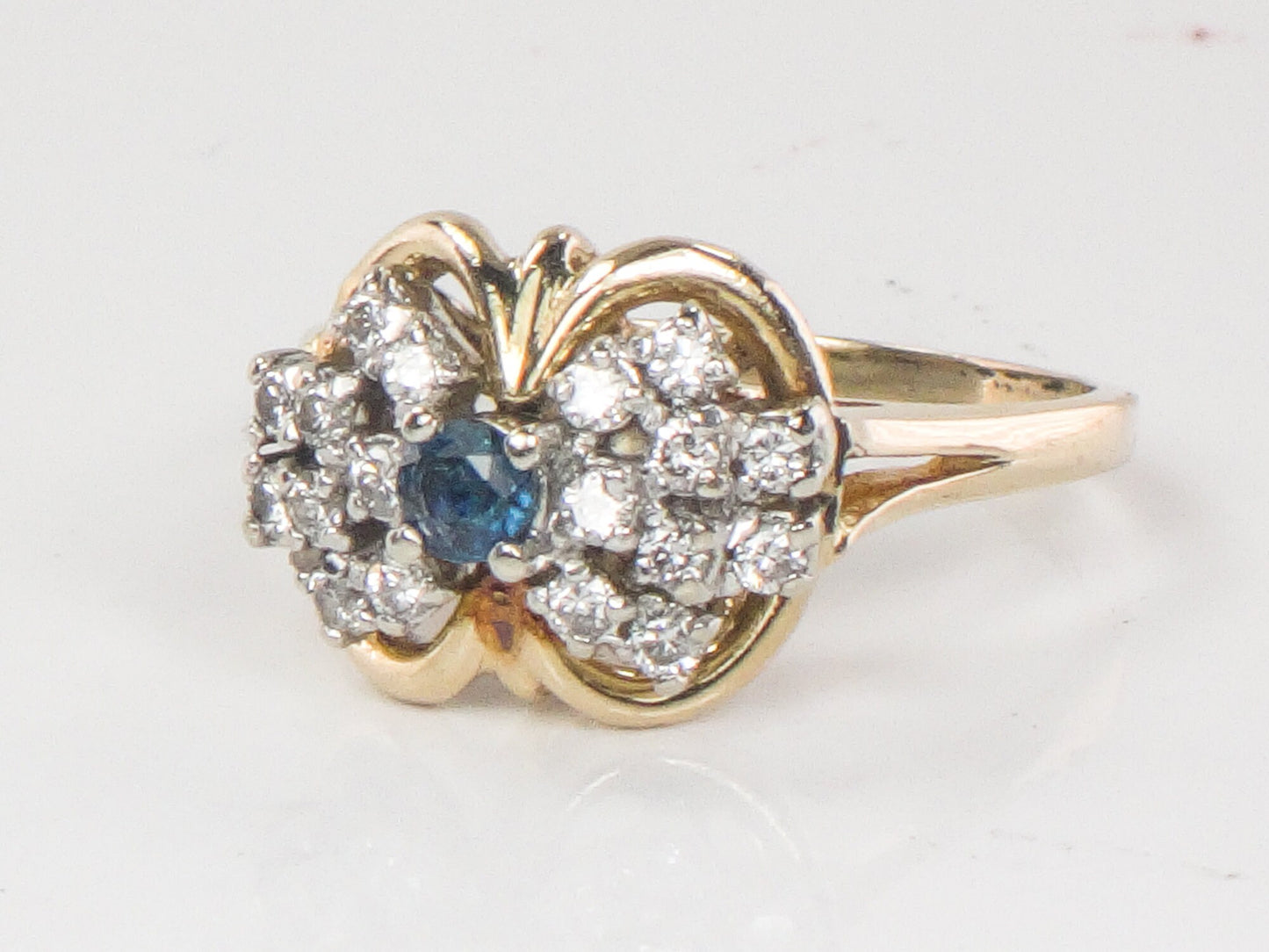 Vintage 14k Yellow Gold Natural Blue Sapphire and Diamond Cluster Ring Everyday Ring Size 6.5