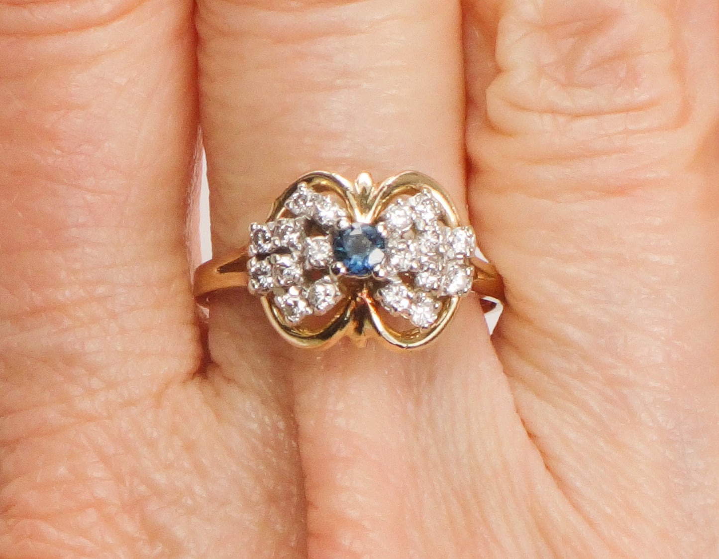 Vintage 14k Yellow Gold Natural Blue Sapphire and Diamond Cluster Ring Everyday Ring Size 6.5