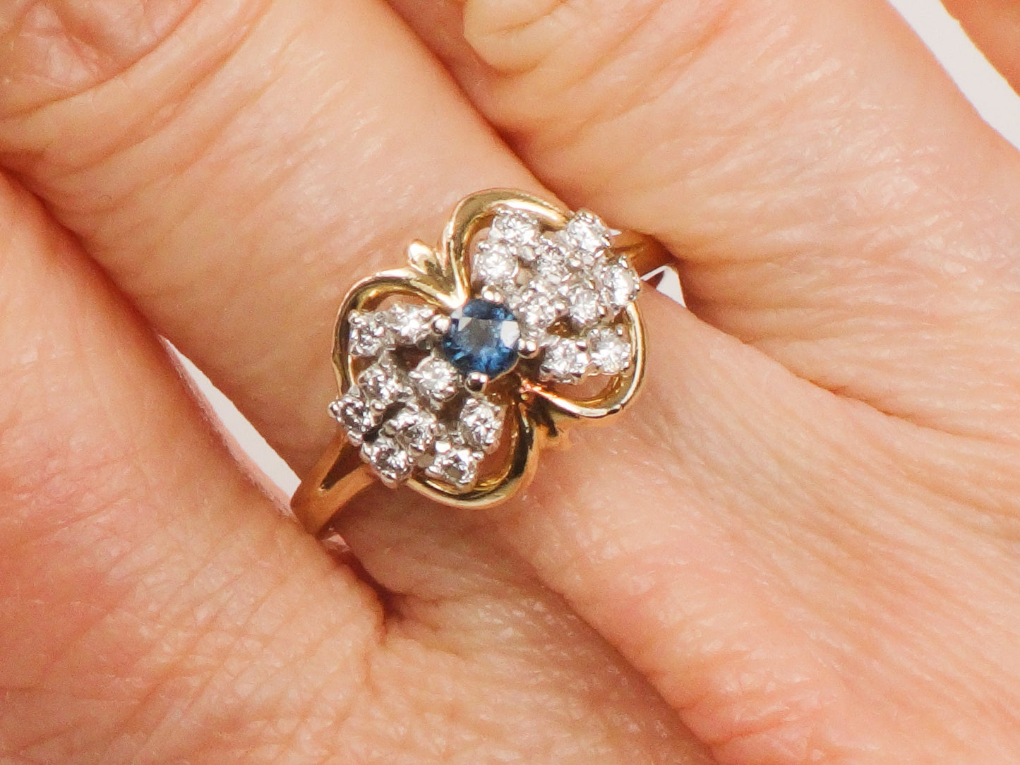 Vintage 14k Yellow Gold Natural Blue Sapphire and Diamond Cluster Ring Everyday Ring Size 6.5