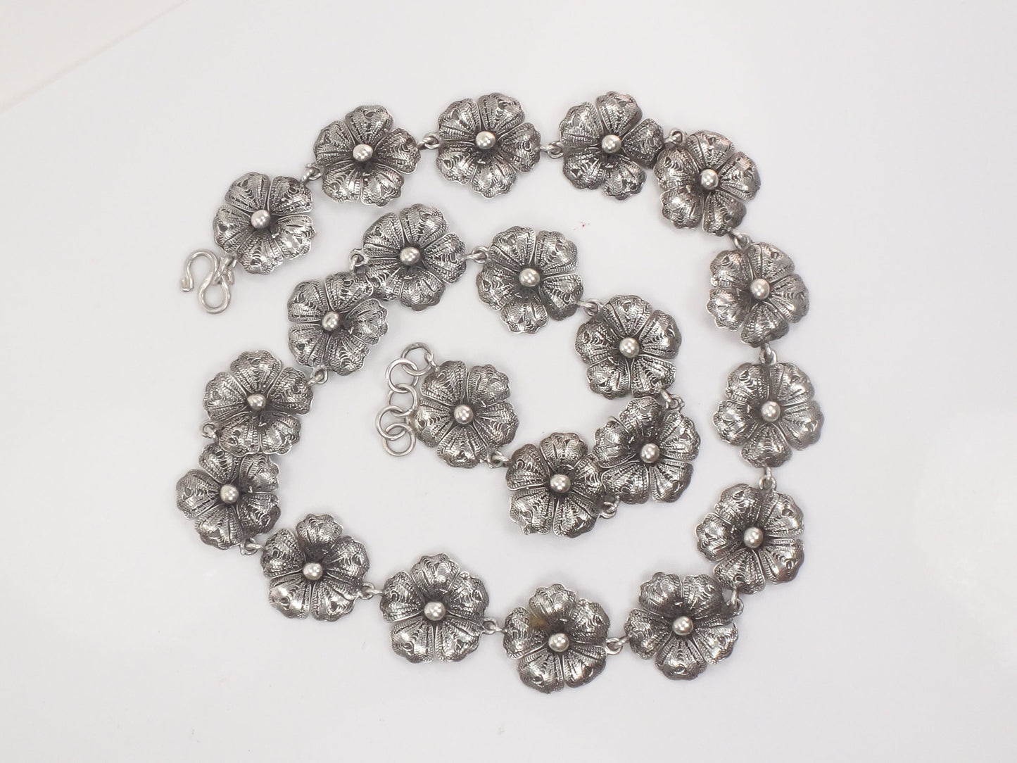Vintage Sterling Silver Flower Necklace 19.5"