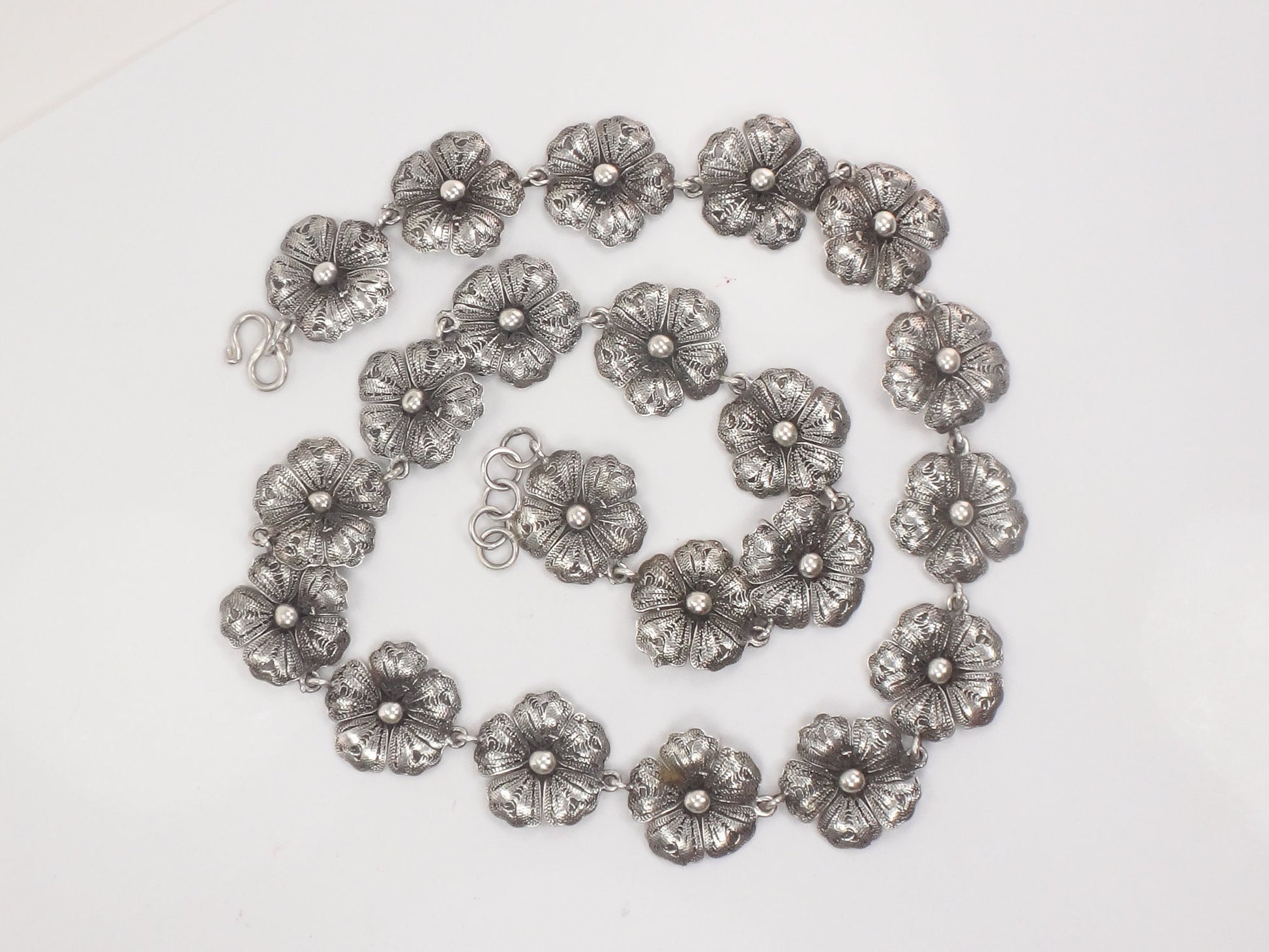 Vintage Sterling Silver Flower Necklace 19.5"