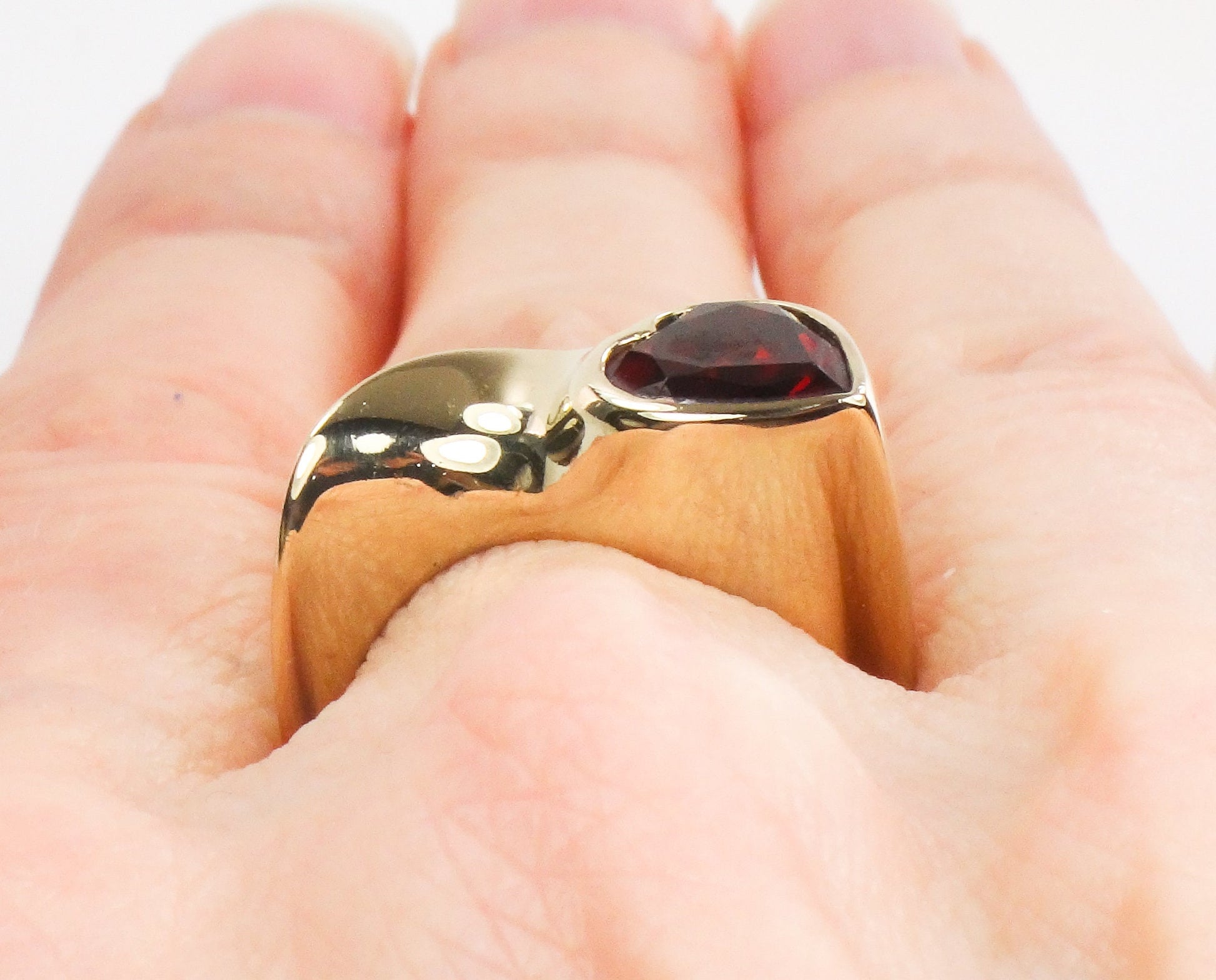 14k Gold Heart Shaped Garnet Ring Vintage Modern Style January Birthstone Ring