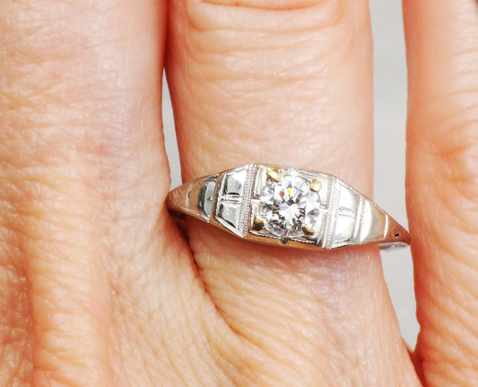 Art Deco 18k Gold Diamond Engagement Ring: Vintage 1930s Round Cut