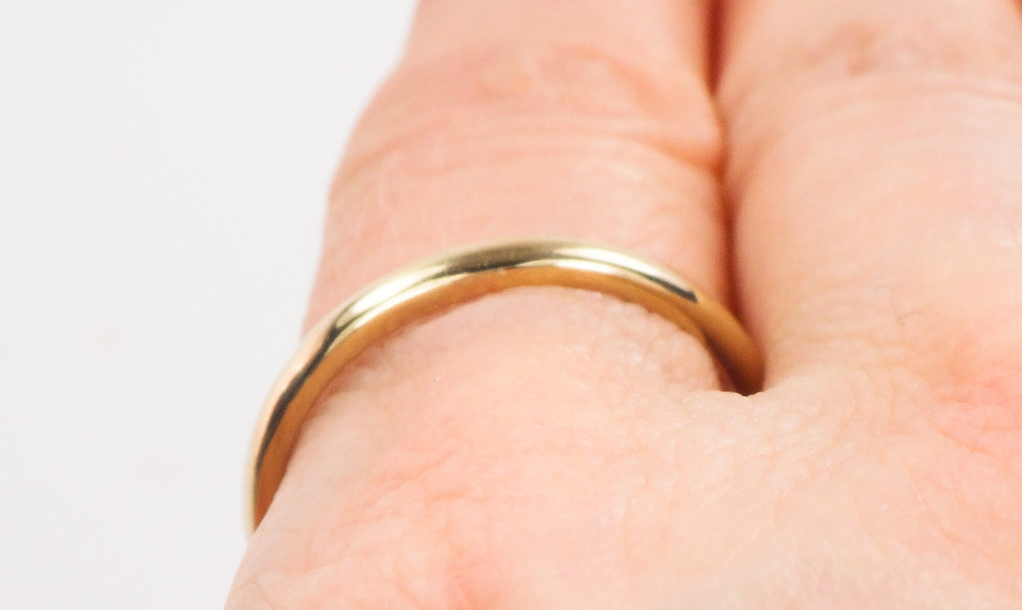 Vintage Thin 14k Yellow Solid Gold Wedding Band 2.4 MM Stacking Ring - Size 8.75