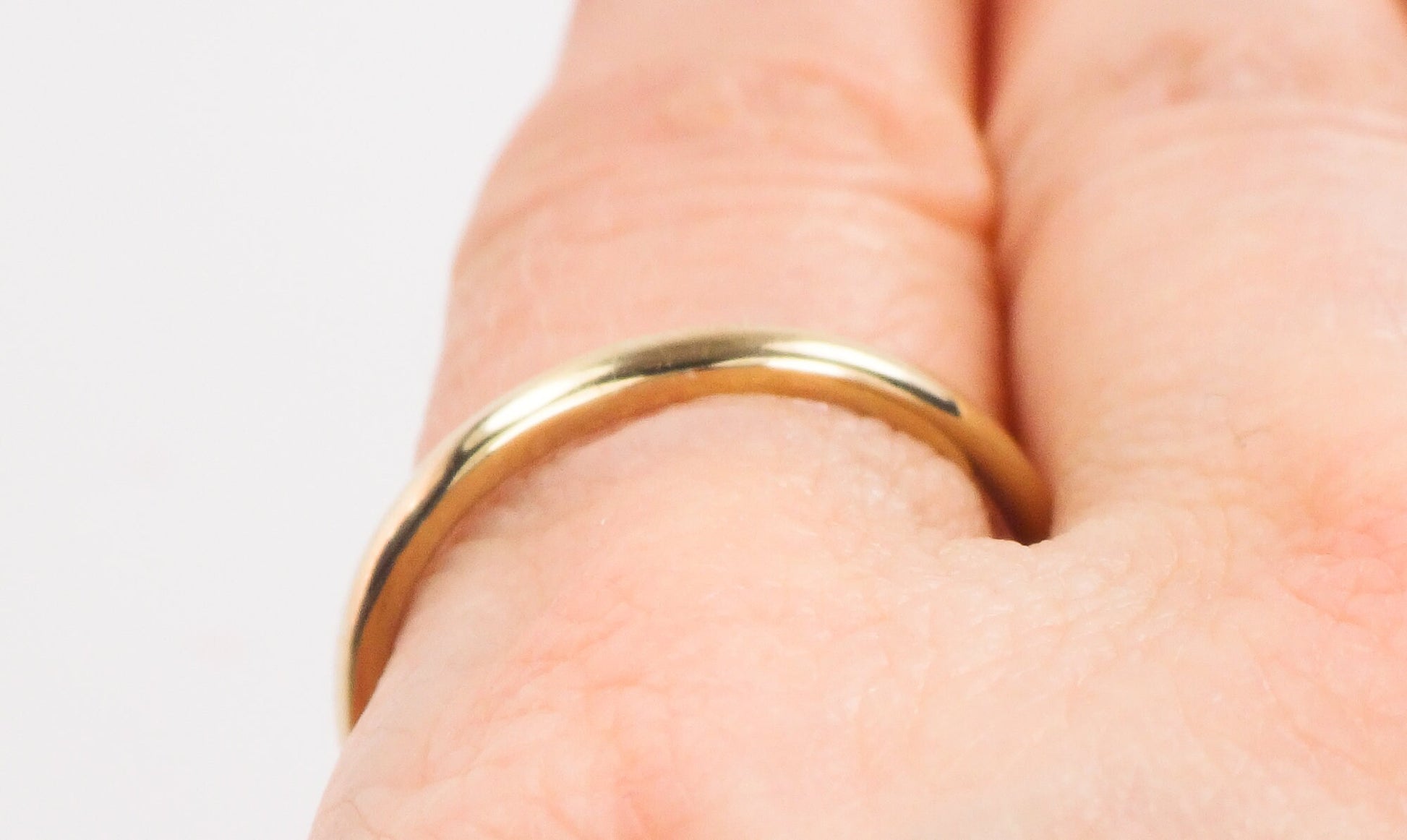 Vintage Thin 14k Yellow Solid Gold Wedding Band 2.4 MM Stacking Ring - Size 8.75