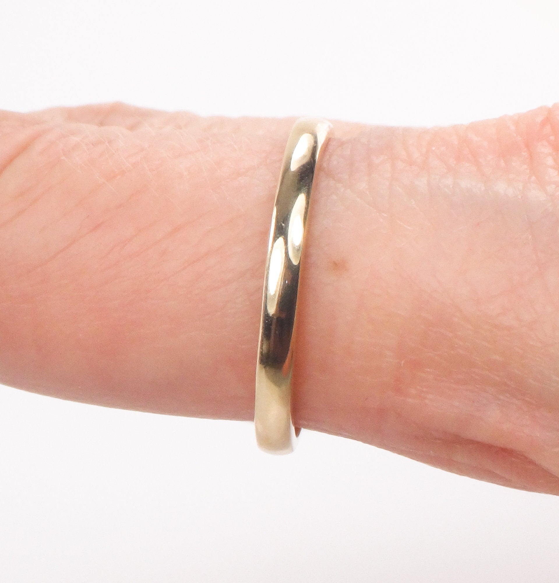 Vintage Thin 14k Yellow Solid Gold Wedding Band 2.4 MM Stacking Ring - Size 8.75