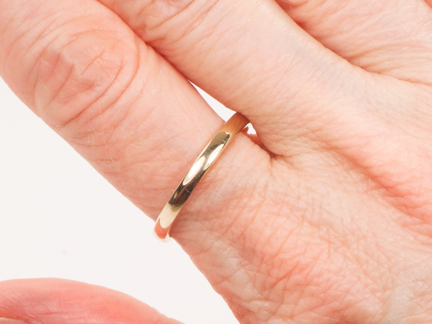 Vintage Thin 14k Yellow Solid Gold Wedding Band 2.4 MM Stacking Ring - Size 8.75