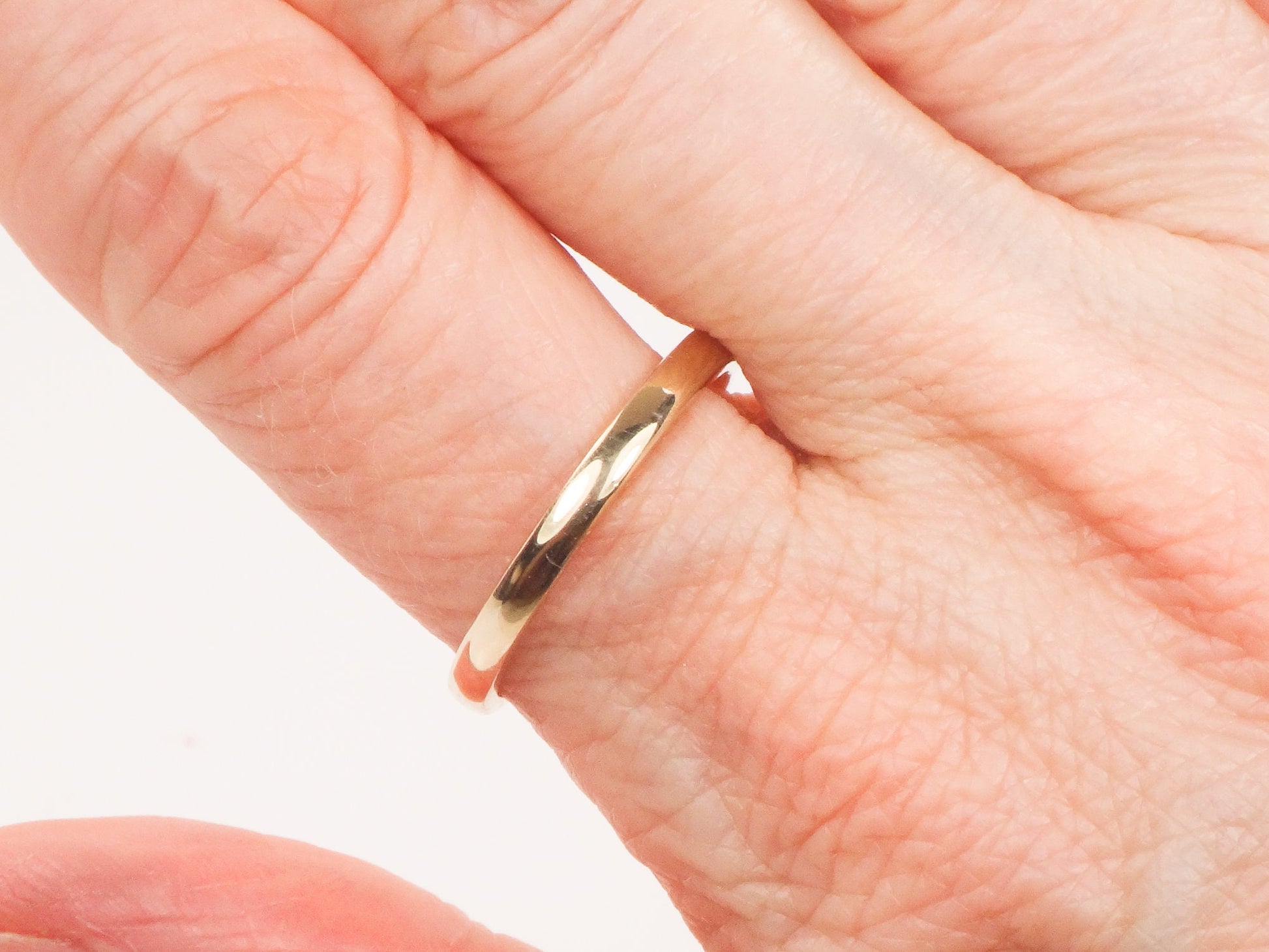 Vintage Thin 14k Yellow Solid Gold Wedding Band 2.4 MM Stacking Ring - Size 8.75