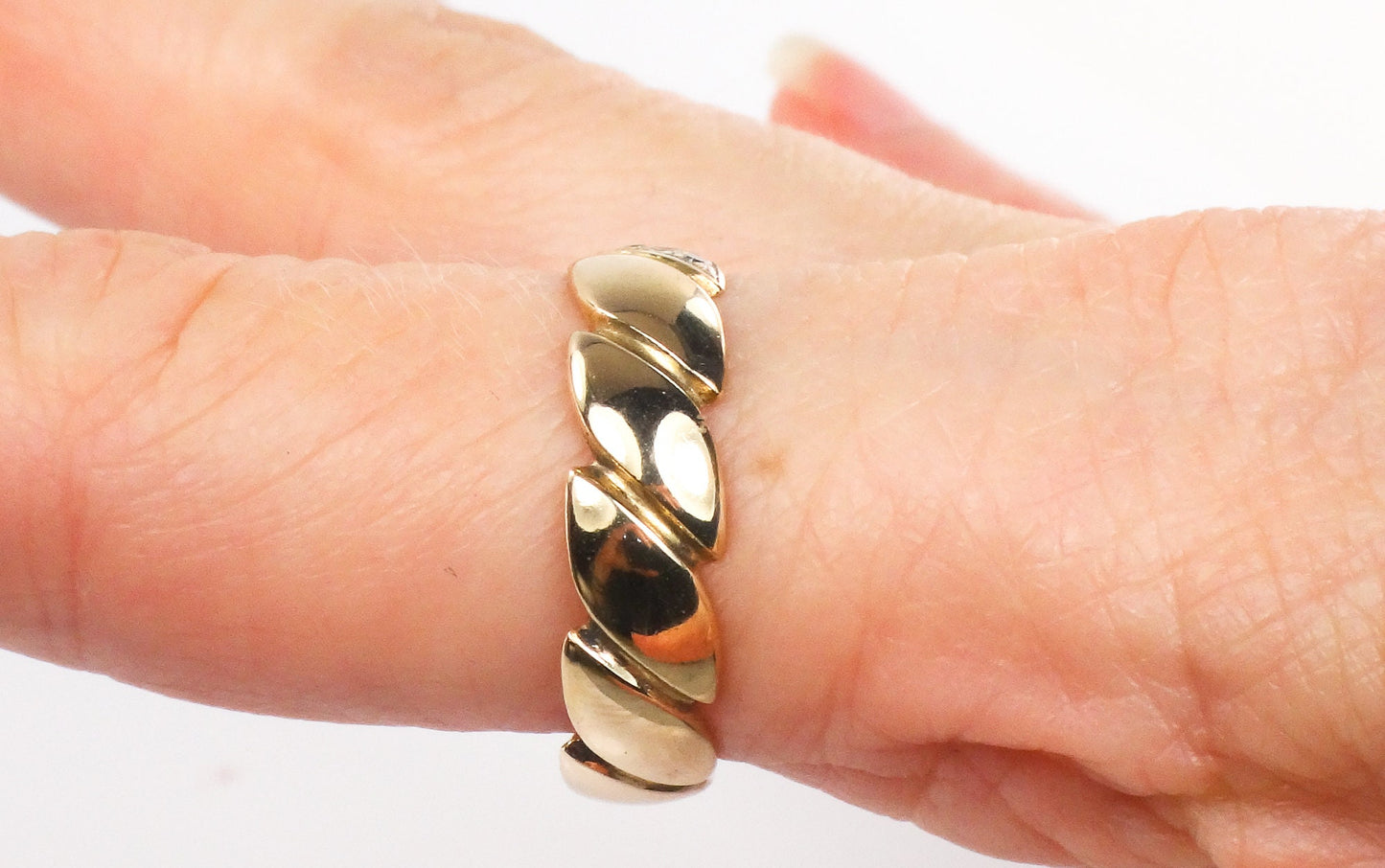 Vintage 14k Yellow Gold Natural Diamond Wedding Ring Unisex Size 9 Wedding Band