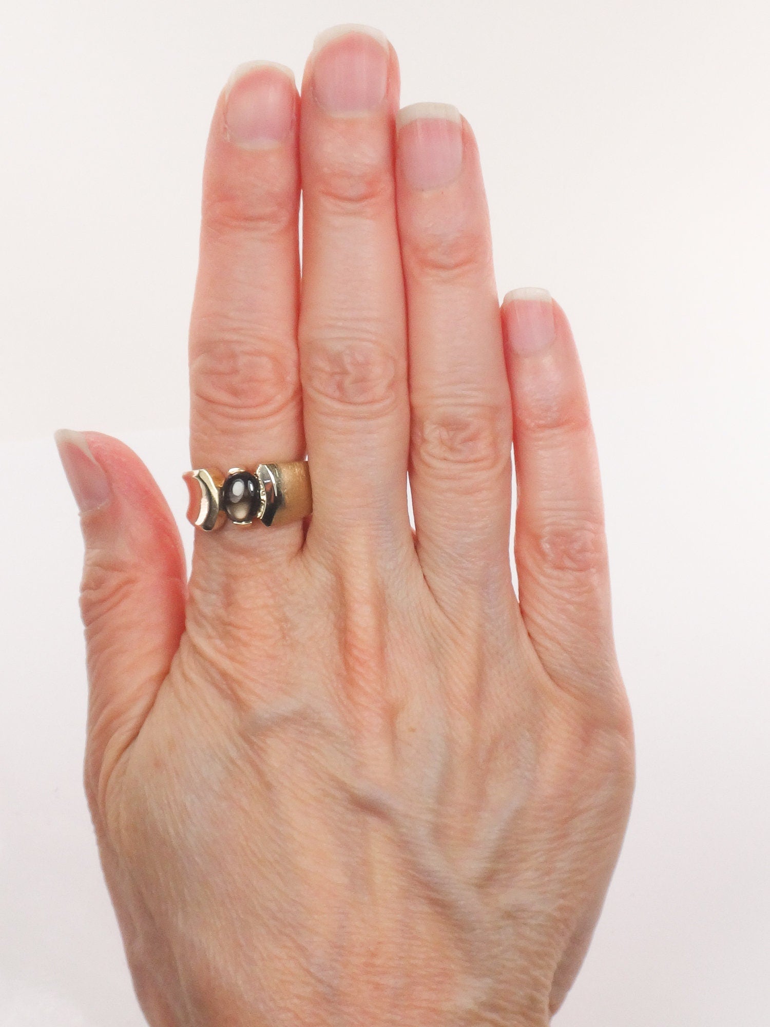 Vintage 14k Yellow Gold Natural Black Star Sapphire Ring Unisex Ring Size 6.75