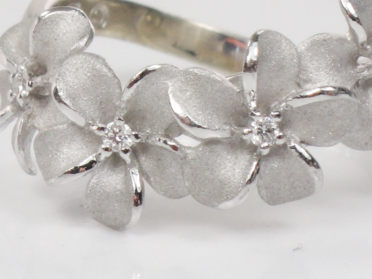 Vintage Denny Wong White Gold Diamond Five Plumeria Flower Ring Designer 14k Floral Band Size 6