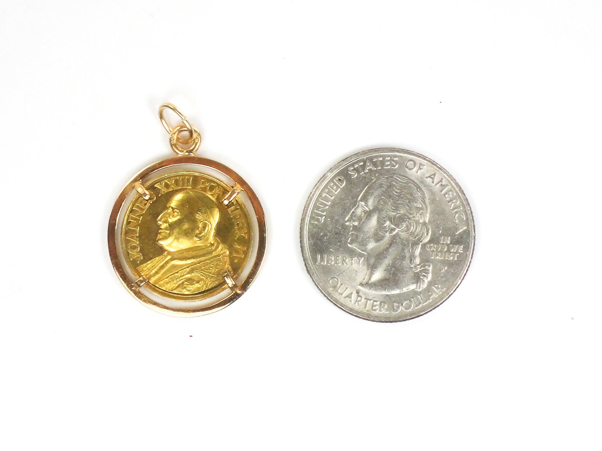 Vintage 18k Gold Pope John XXIII Medal Pendant: Catholic Religious Charm