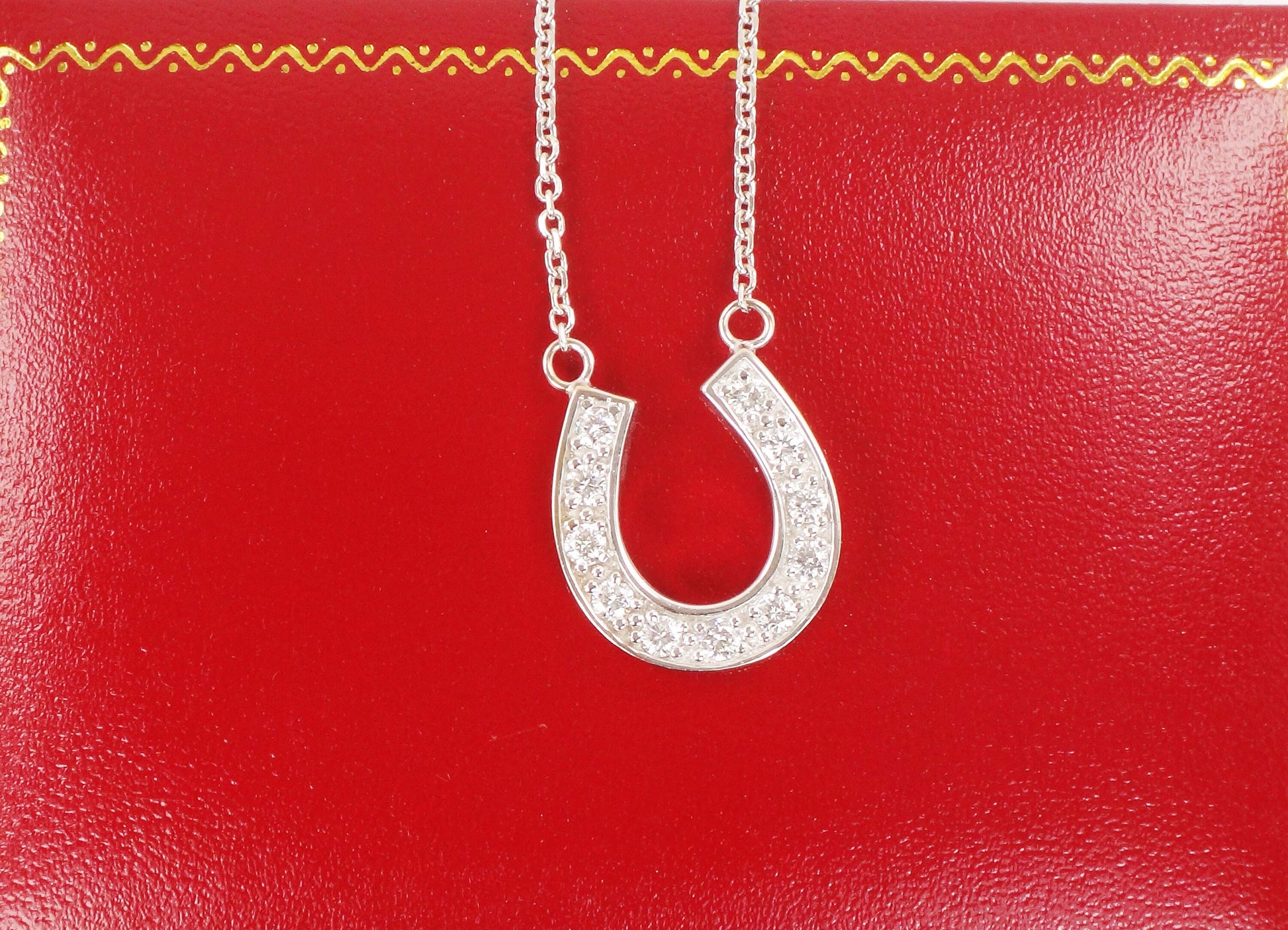 Vintage 14k White Gold Large Natural Diamond Horseshoe Necklace Approximately 1.25 CTS TDW 19.5"