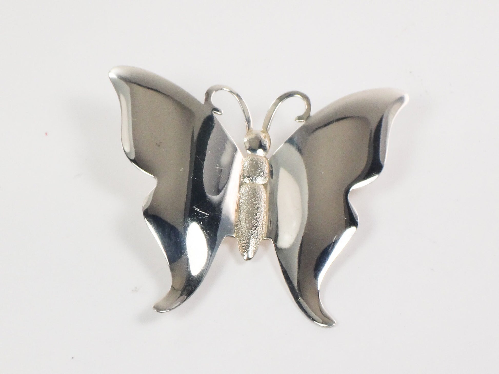 Vintage International Silver Large Butterfly Convertible Pendant Pin