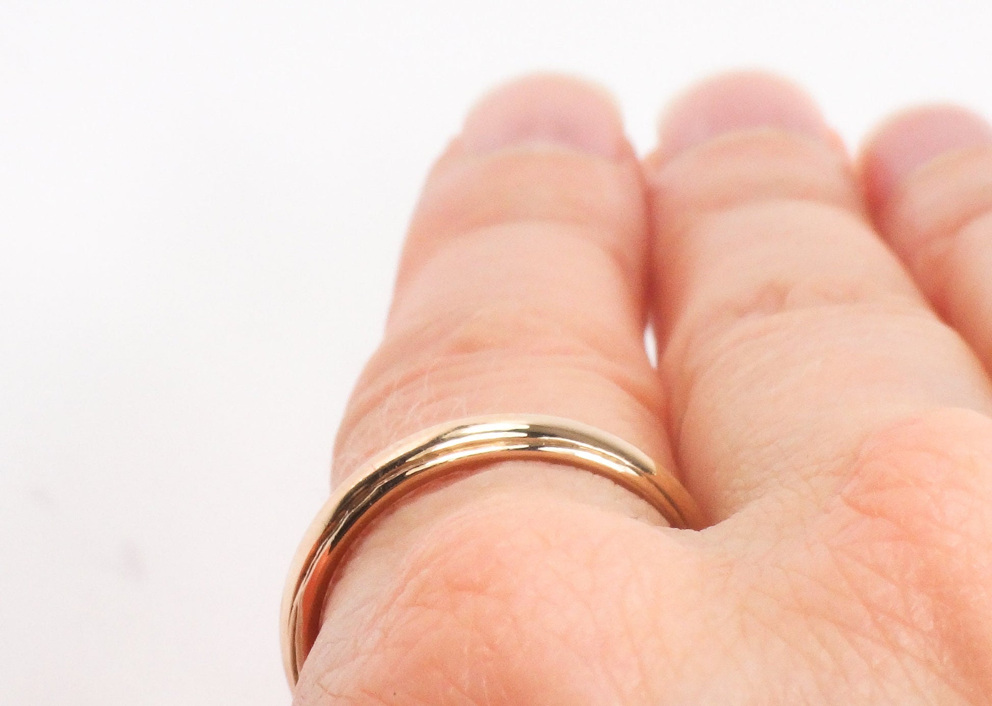 Vintage Thin 14k Yellow Solid Gold Wedding Band 3.3 MM Stacking Ring Size 8