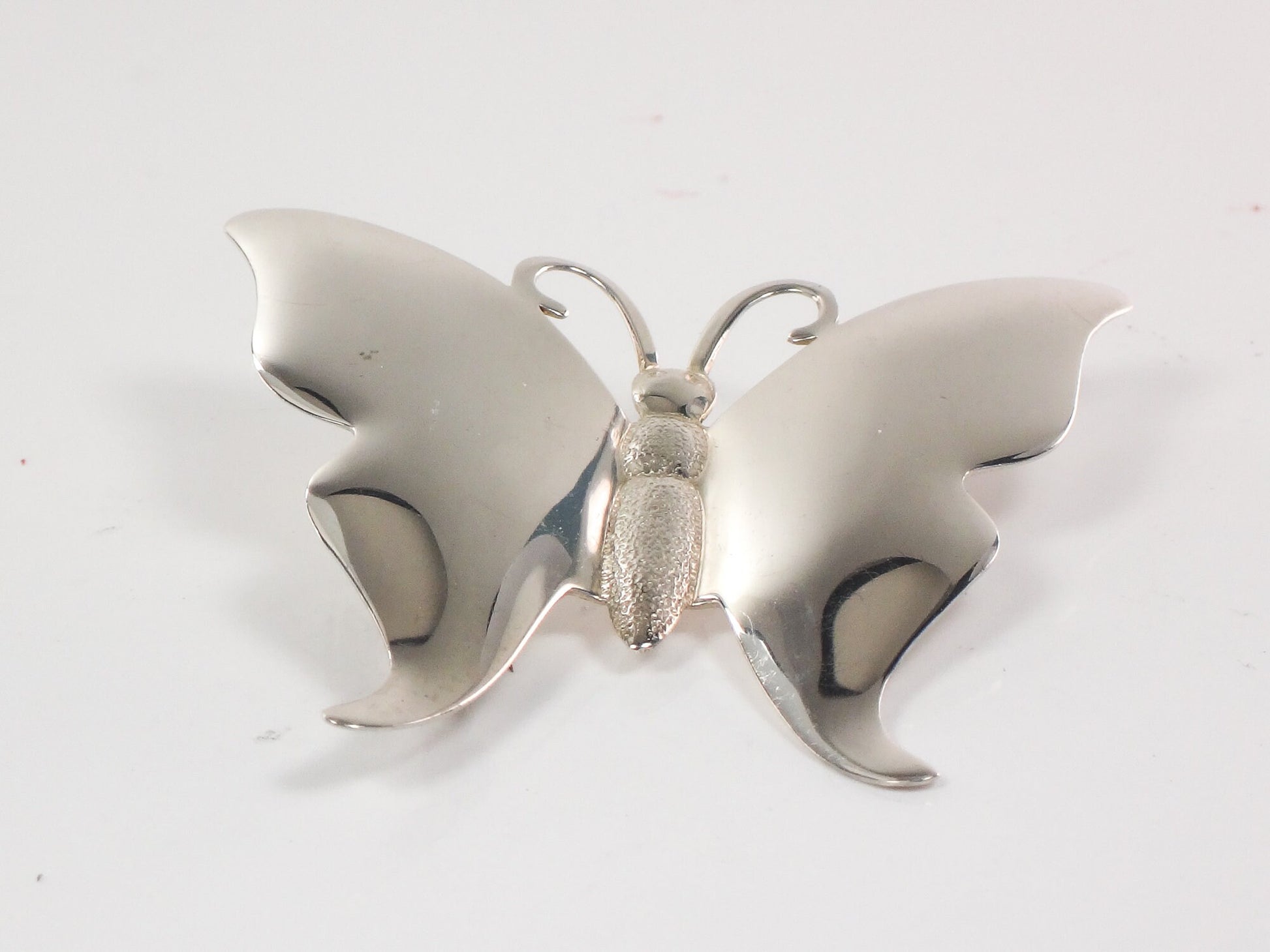 Vintage International Silver Large Butterfly Convertible Pendant Pin