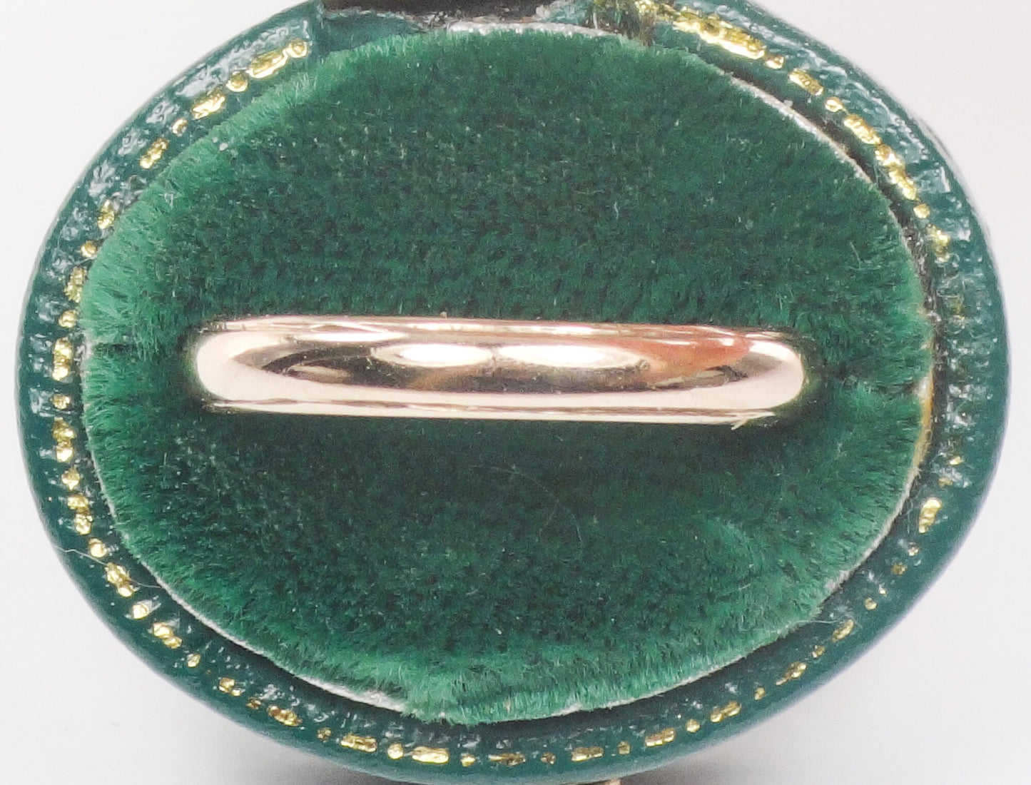 Vintage Thin 14k Yellow Solid Gold Wedding Band 3.3 MM Stacking Ring Size 8