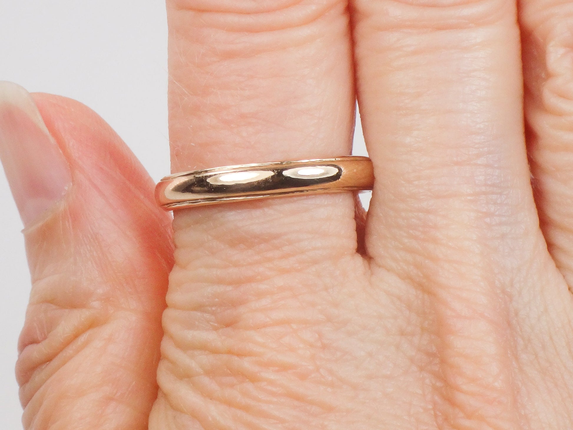 Vintage Thin 14k Yellow Solid Gold Wedding Band 3.3 MM Stacking Ring Size 8